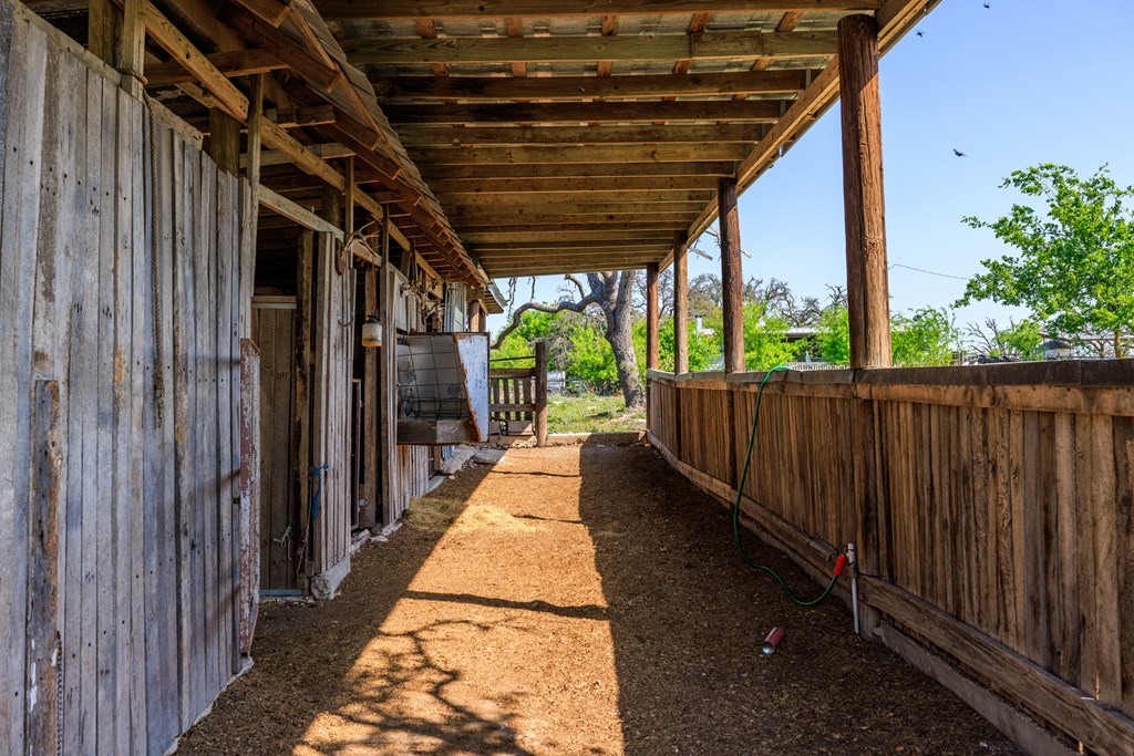 453 Reeves Lane