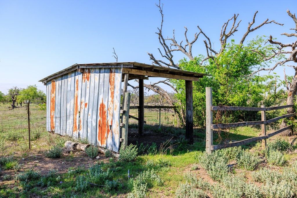 453 Reeves Lane