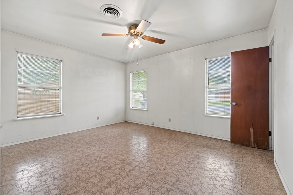 809 N Edison