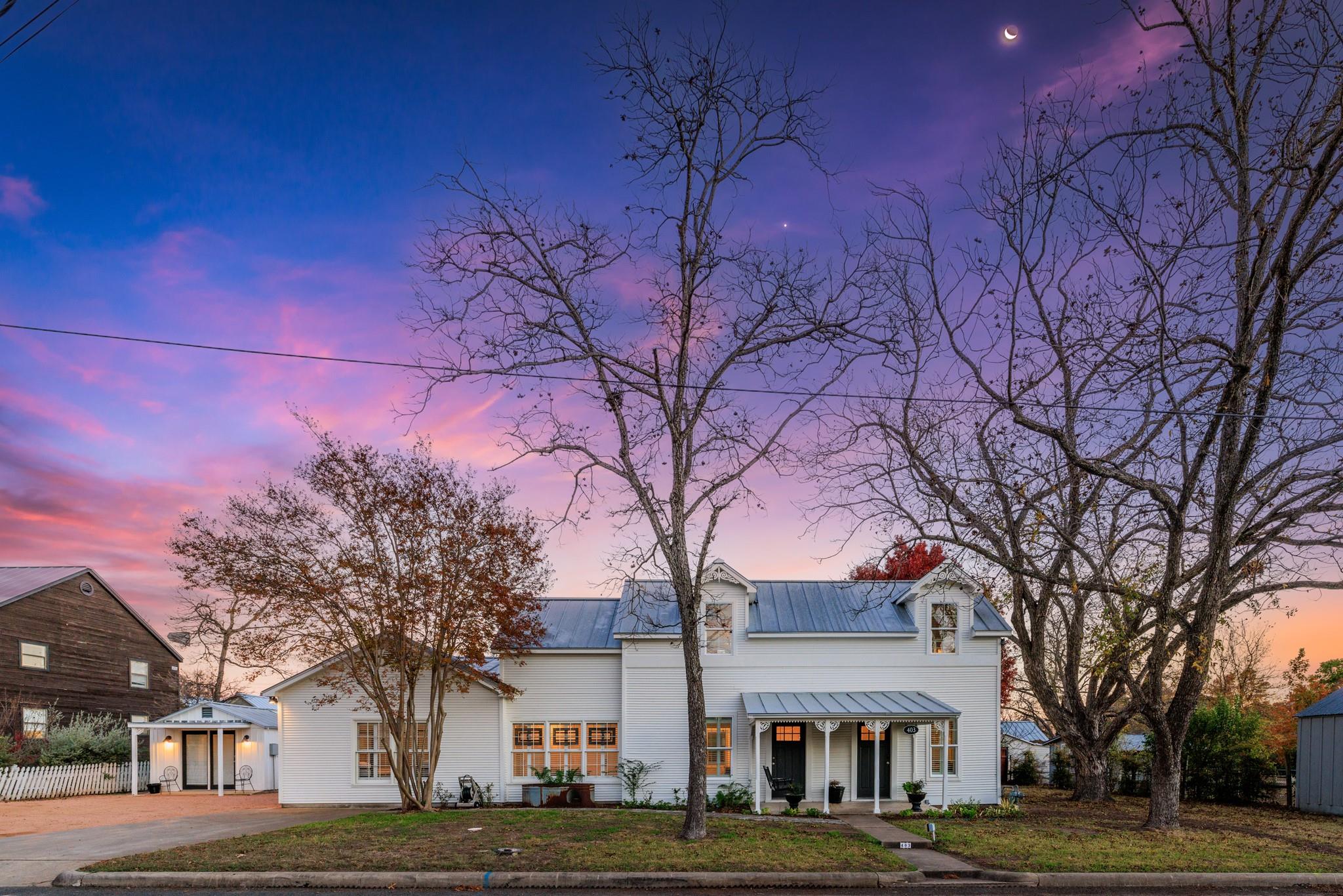 403 N Pecan ST