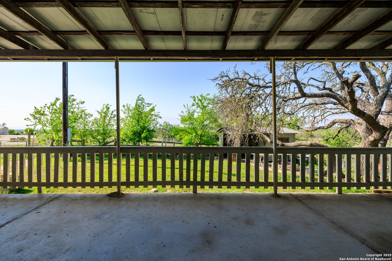453 Reeves Ln
