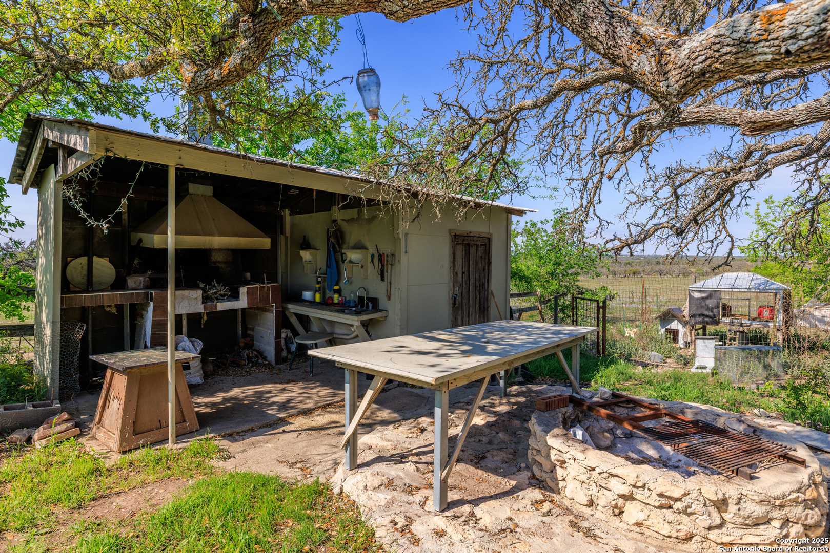 453 Reeves Ln