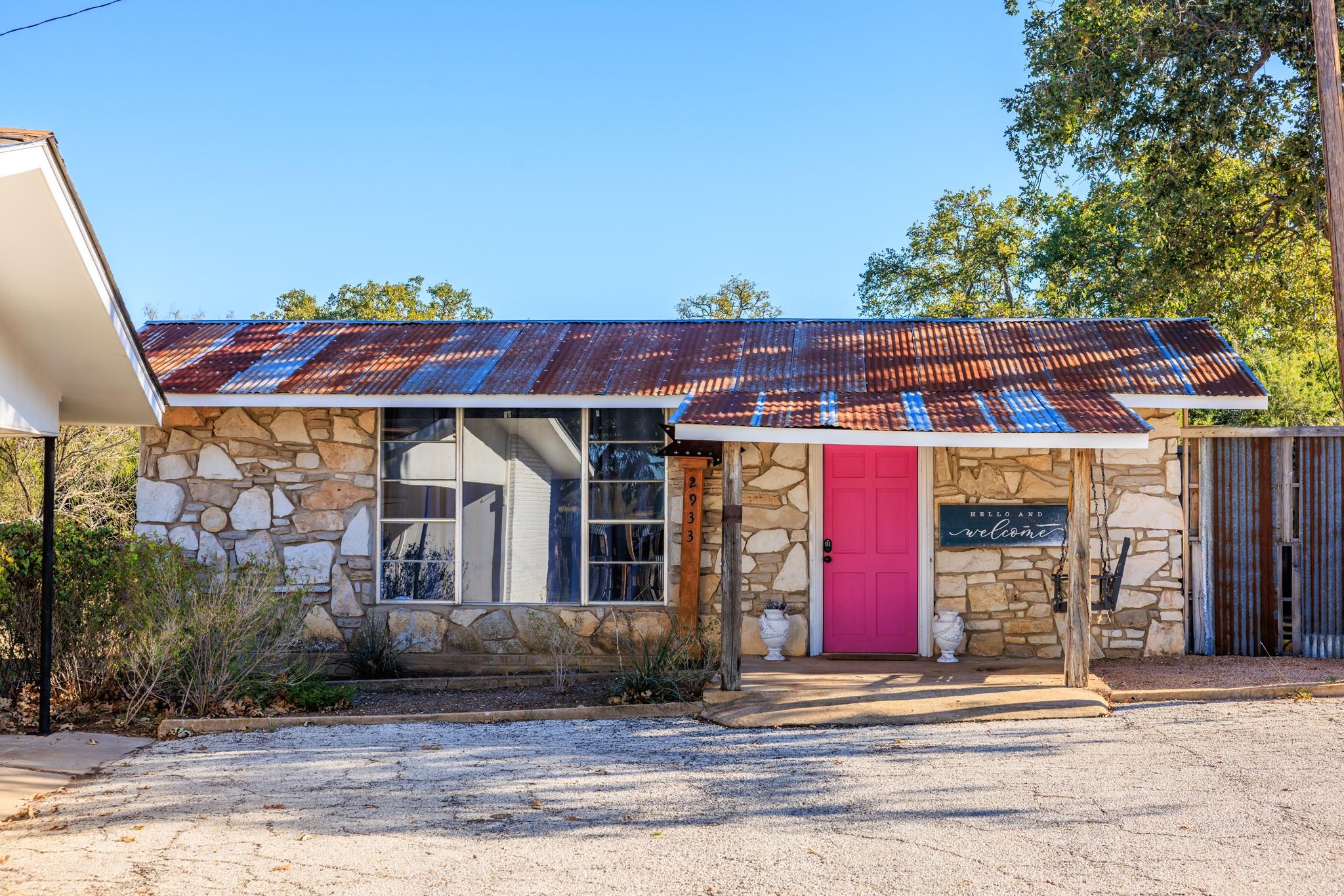 2933 N State Highway 16