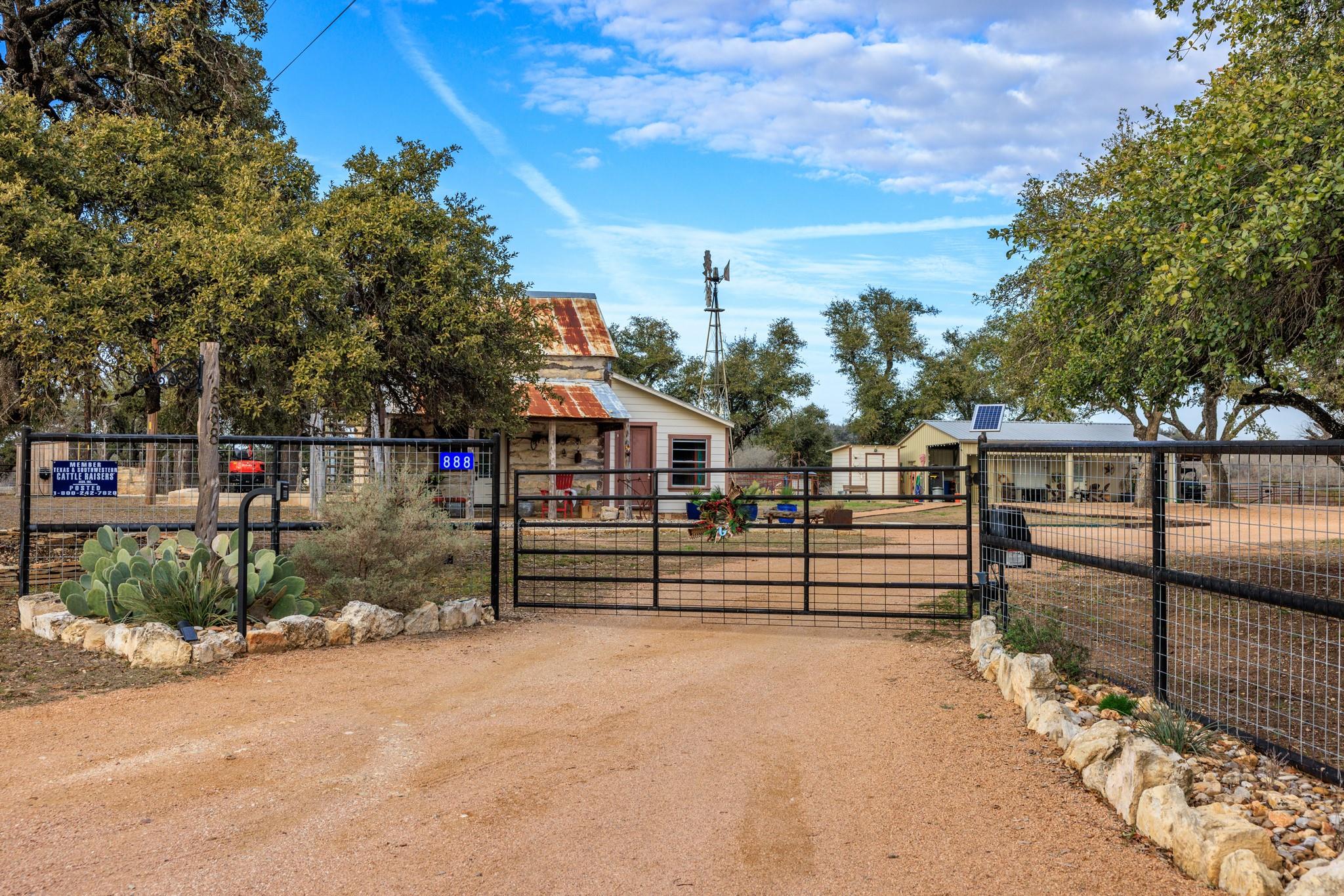 888 Dietrich RD