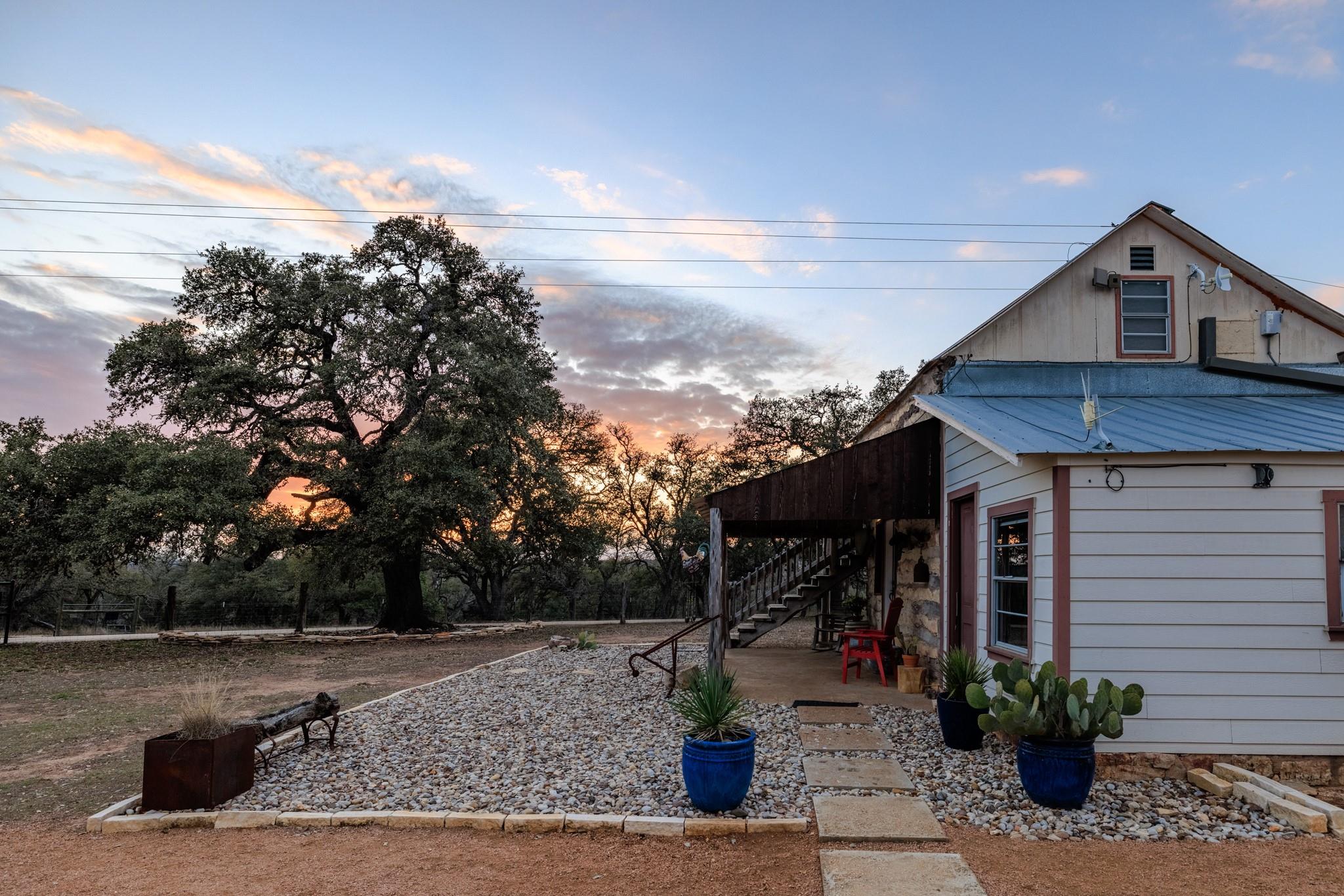 888 Dietrich RD