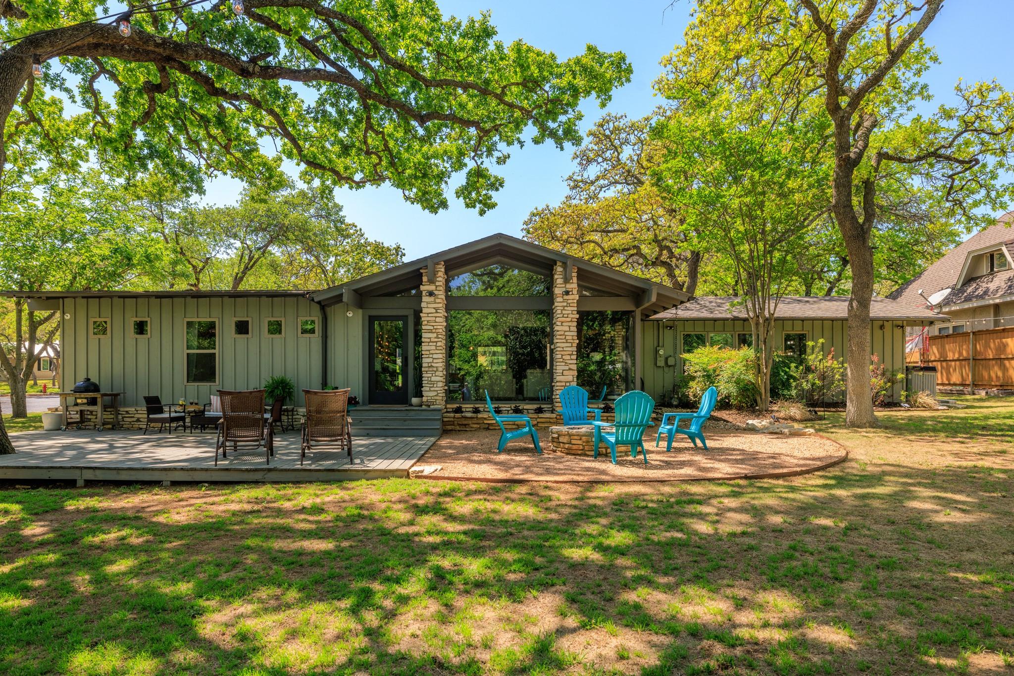 202 Tanglewood DR