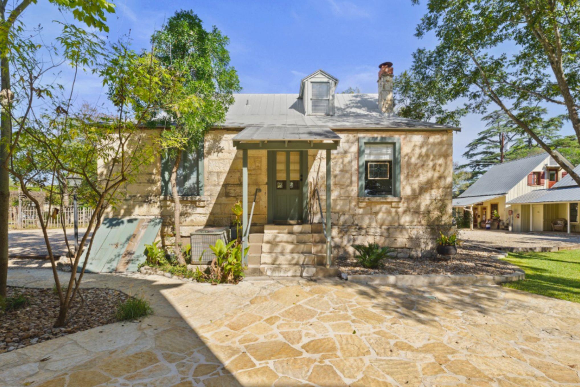 845 High ST
