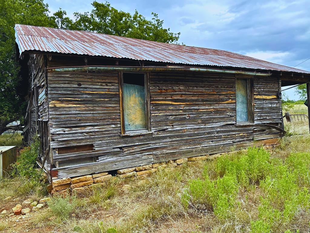 701 County Rd 496