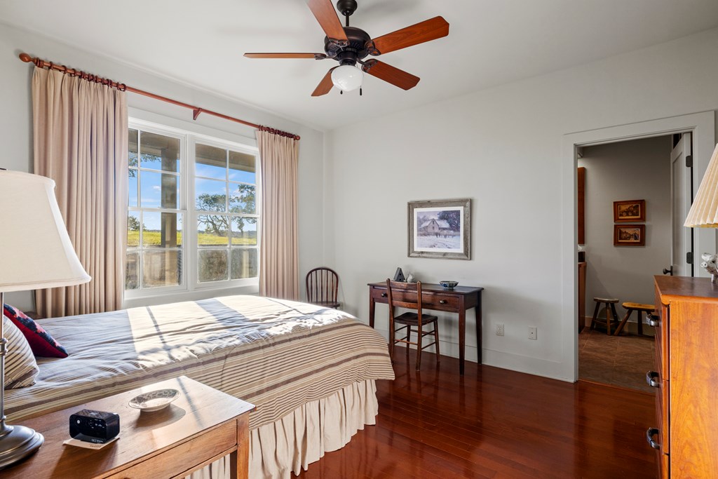 245 E Hidden Hills Ranch Rd