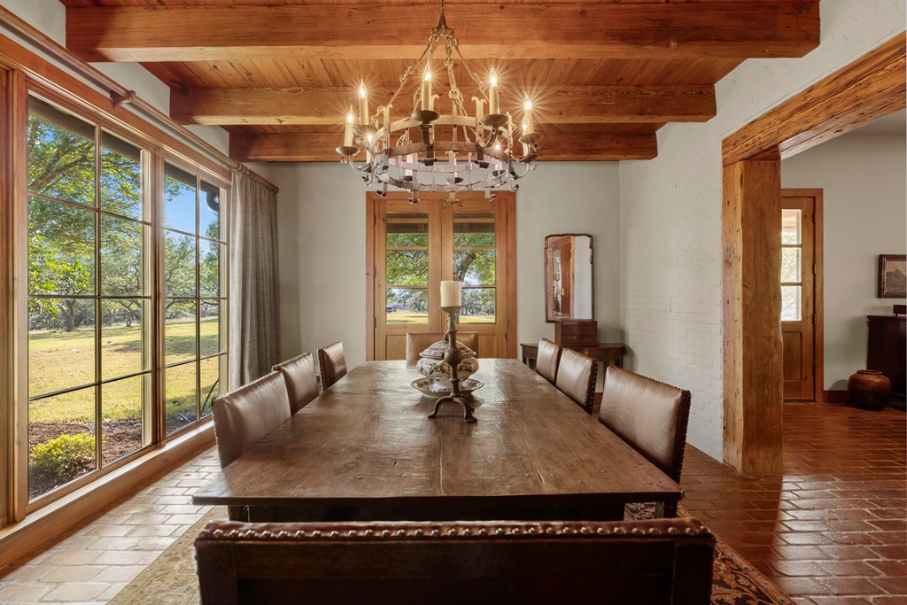 245 E Hidden Hills Ranch Rd