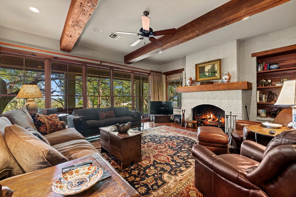 245 E Hidden Hills Ranch Rd