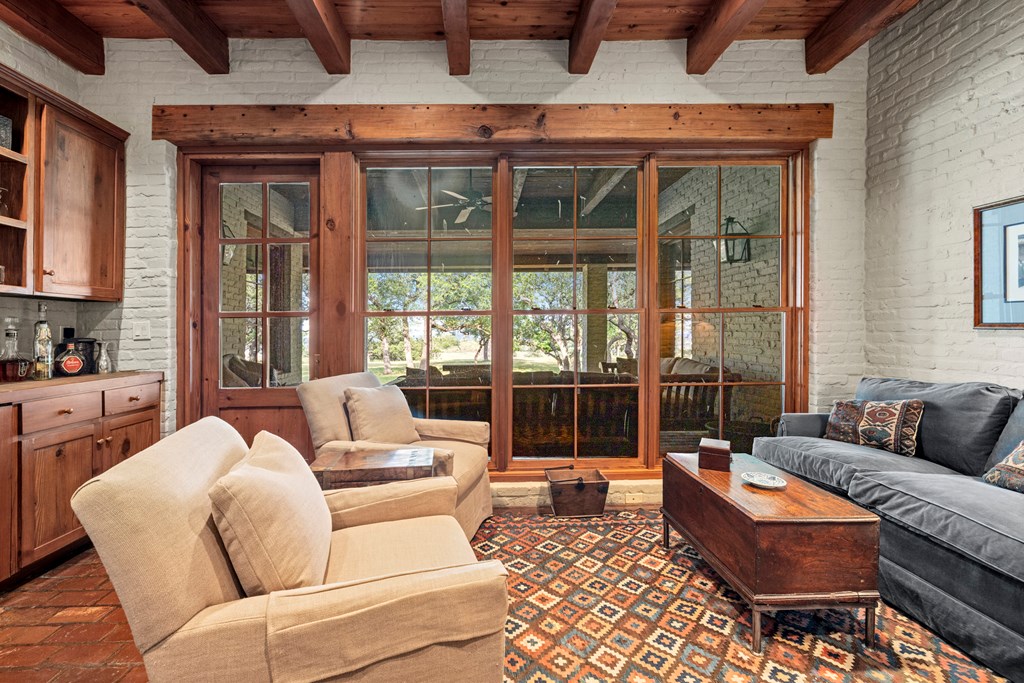 245 E Hidden Hills Ranch Rd