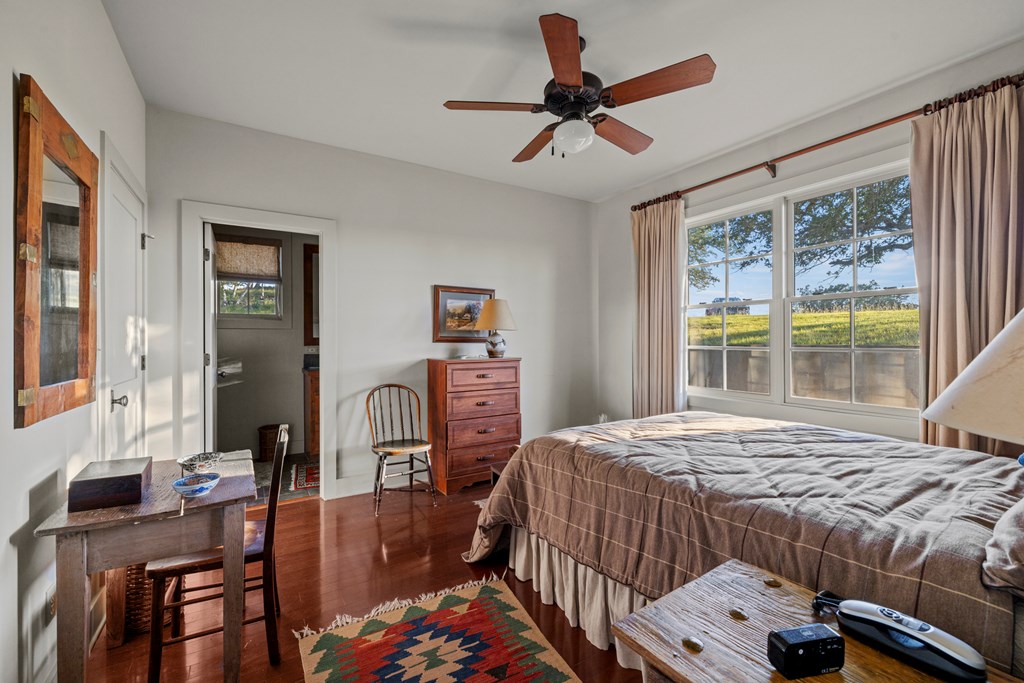 245 E Hidden Hills Ranch Rd