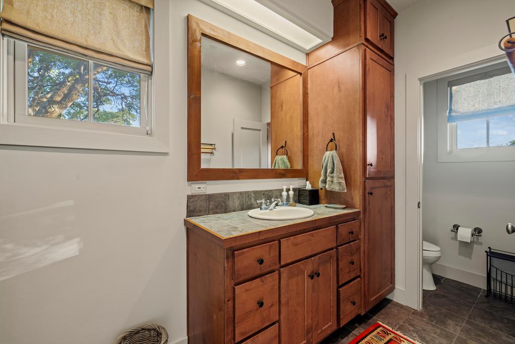 245 E Hidden Hills Ranch Rd