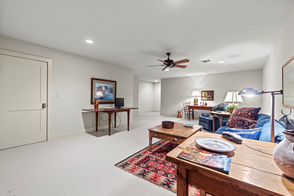 245 E Hidden Hills Ranch Rd