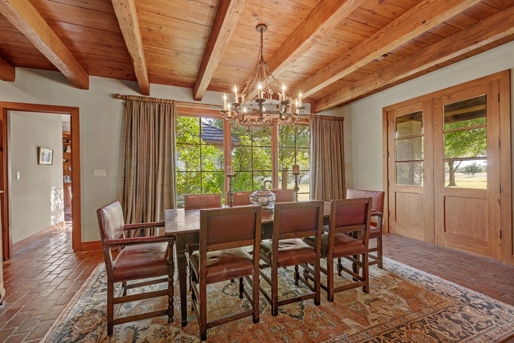 245 E Hidden Hills Ranch Rd