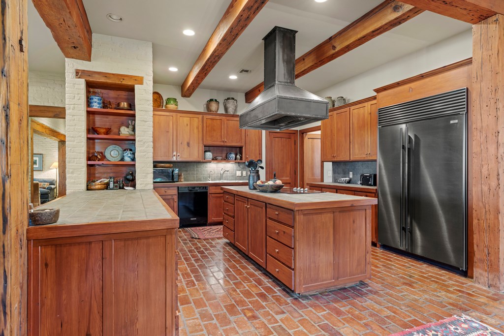 245 E Hidden Hills Ranch Rd