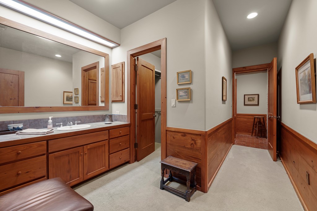 245 E Hidden Hills Ranch Rd