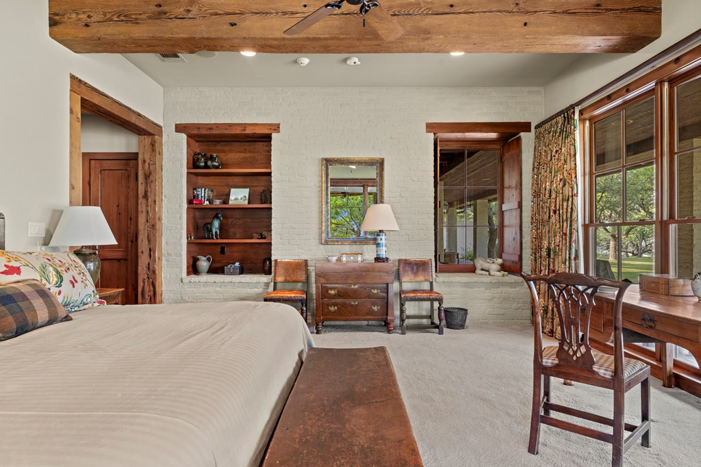 245 E Hidden Hills Ranch Rd