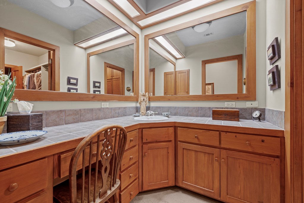 245 E Hidden Hills Ranch Rd