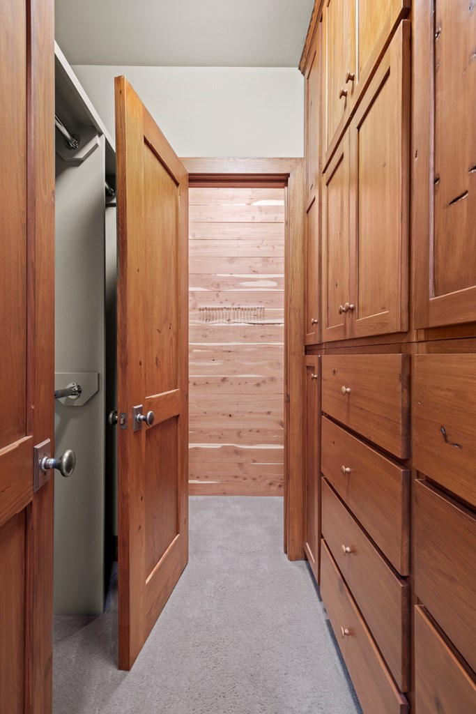 245 E Hidden Hills Ranch Rd