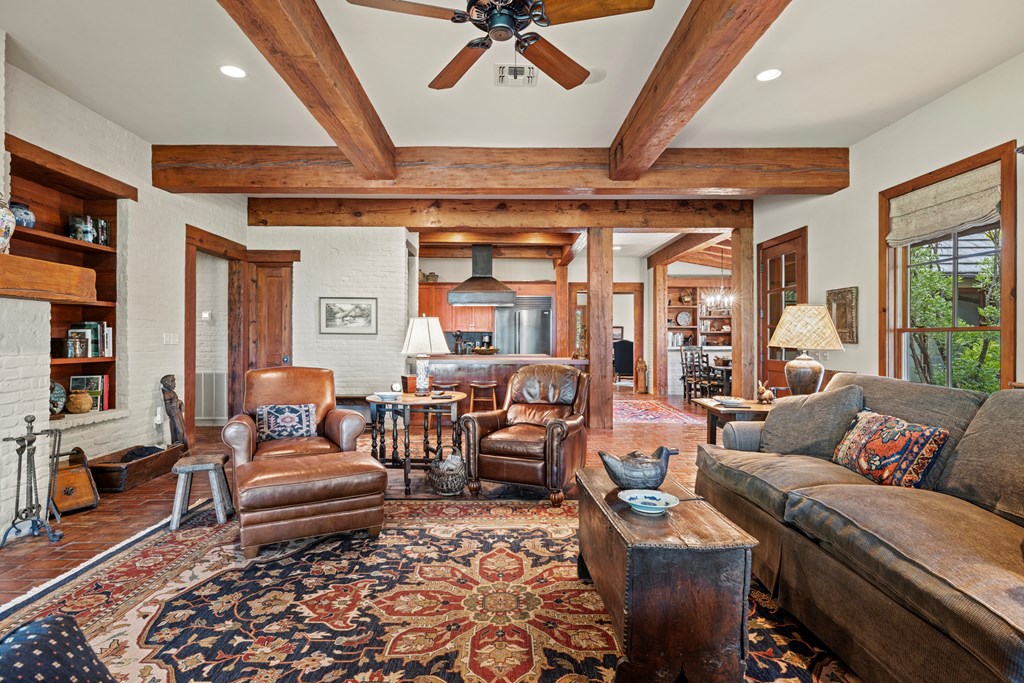 245 E Hidden Hills Ranch Rd