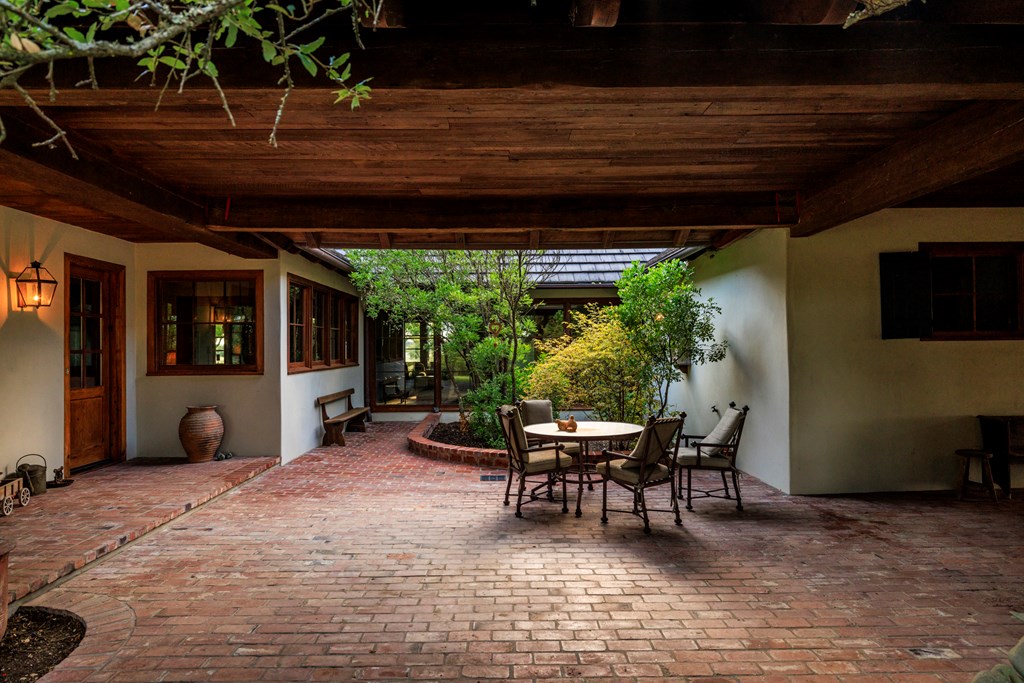 245 E Hidden Hills Ranch Rd