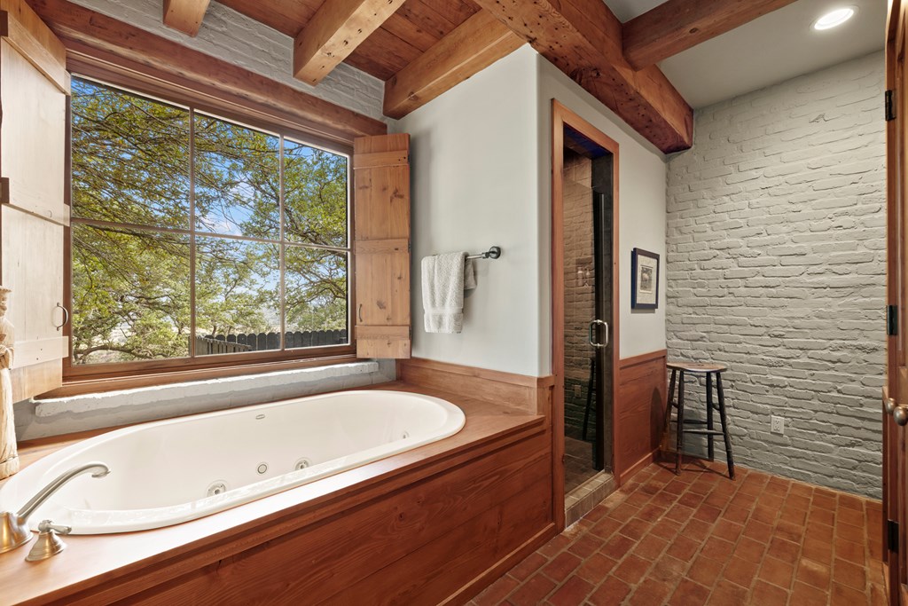 245 E Hidden Hills Ranch Rd