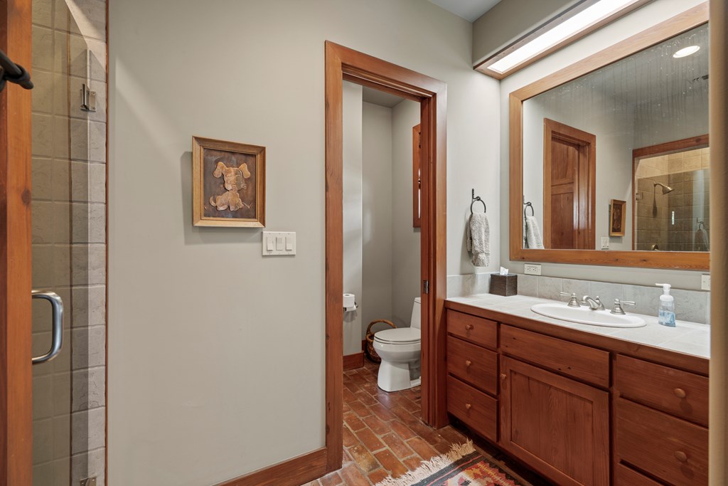 245 E Hidden Hills Ranch Rd