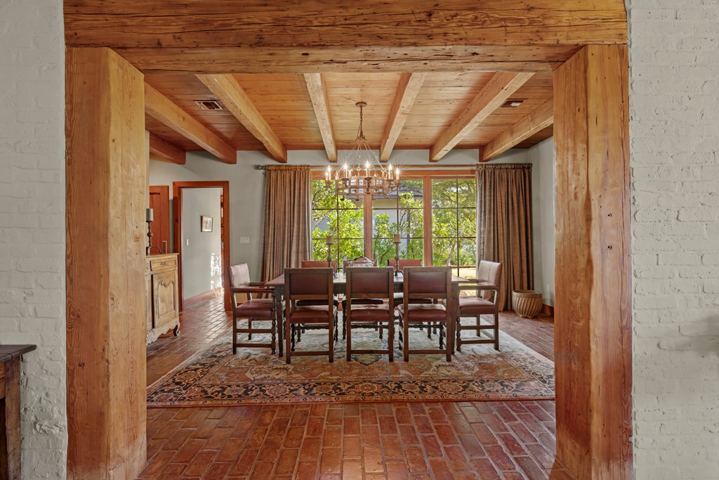 245 E Hidden Hills Ranch Rd