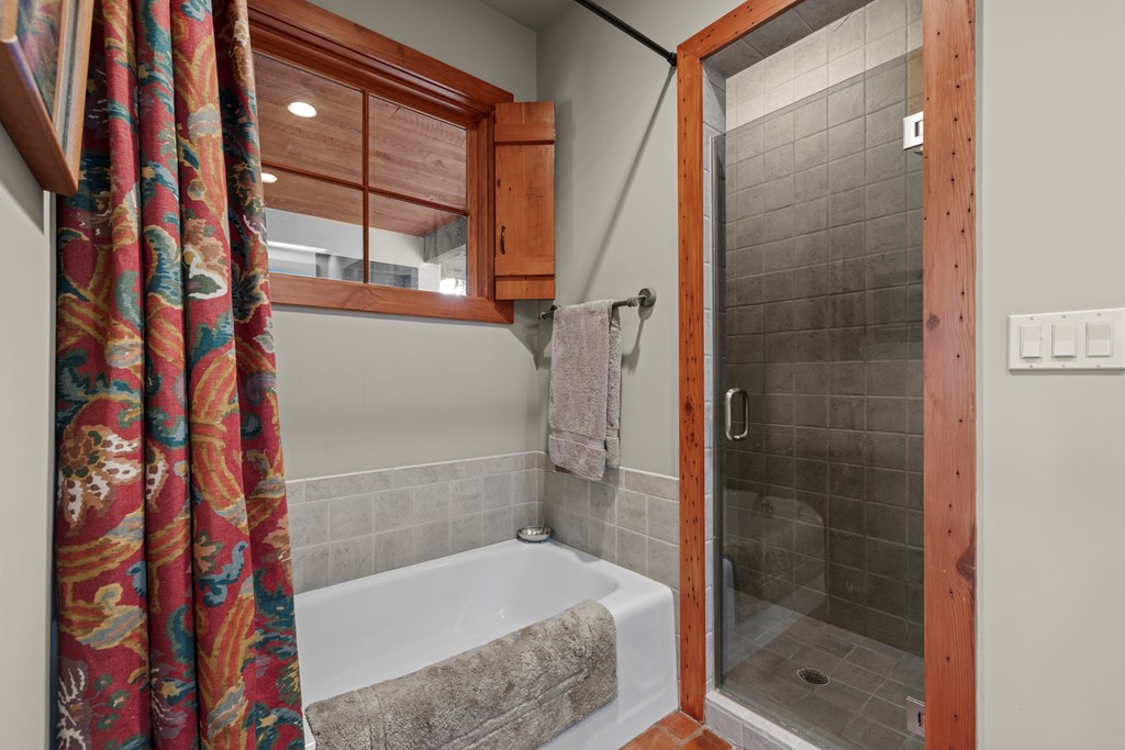 245 E Hidden Hills Ranch Rd