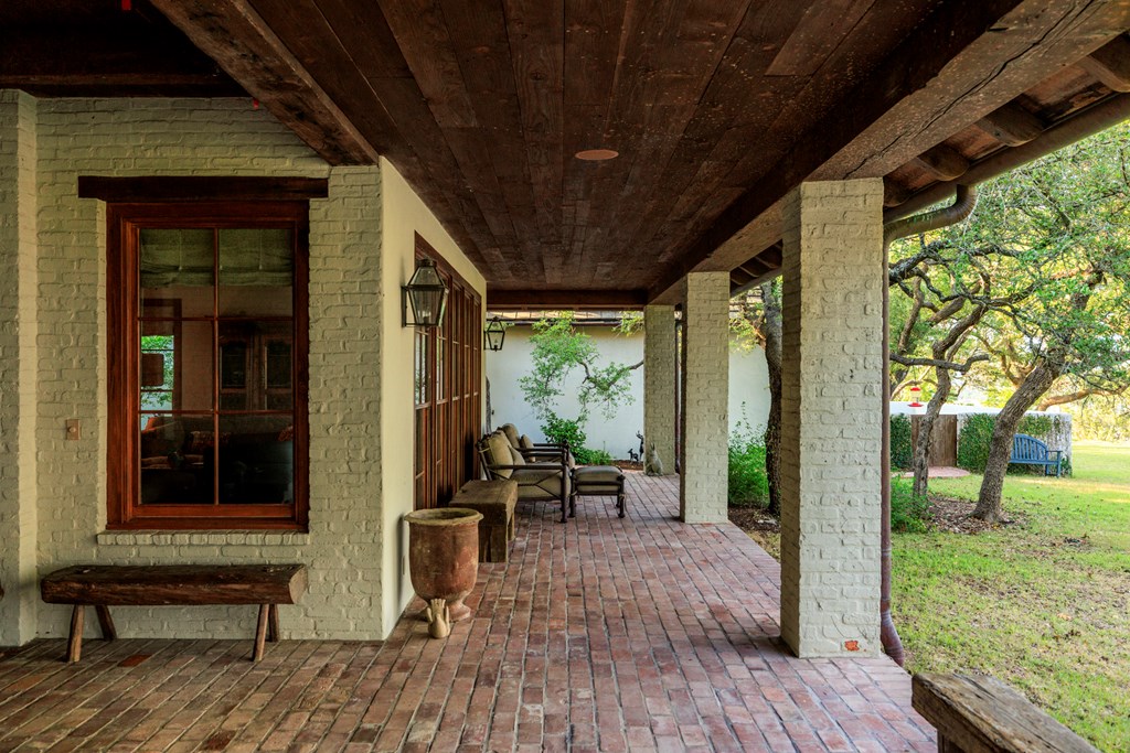 245 E Hidden Hills Ranch Rd