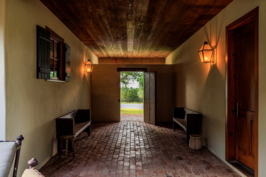 245 E Hidden Hills Ranch Rd