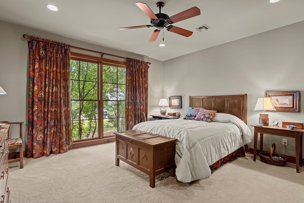 245 E Hidden Hills Ranch Rd