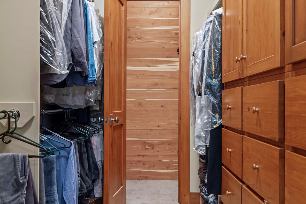 245 E Hidden Hills Ranch Rd