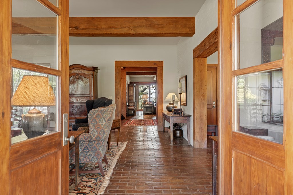 245 E Hidden Hills Ranch Rd