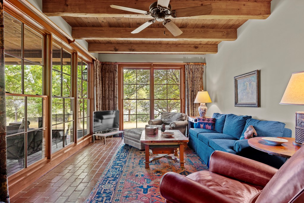 245 E Hidden Hills Ranch Rd