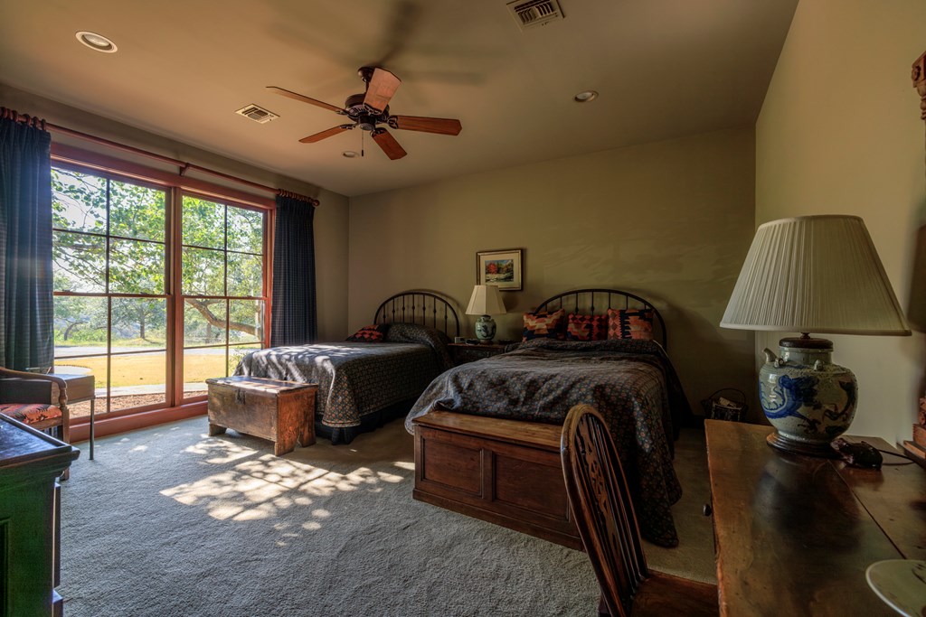 245 E Hidden Hills Ranch Rd