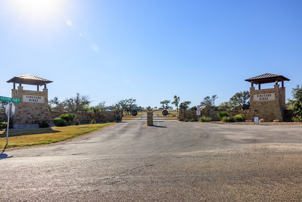 658 Thriving Oak Dr.