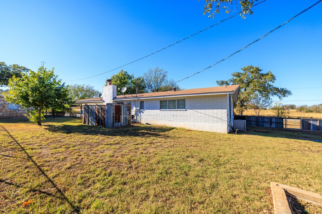 2933 N State Hwy 16