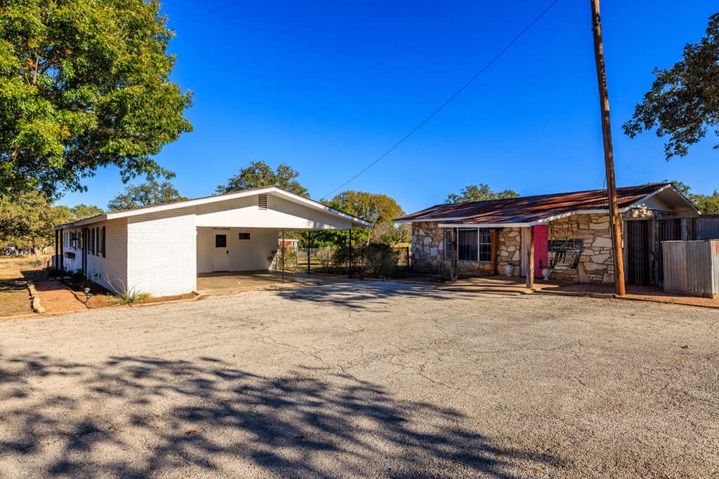 2933 N State Hwy 16