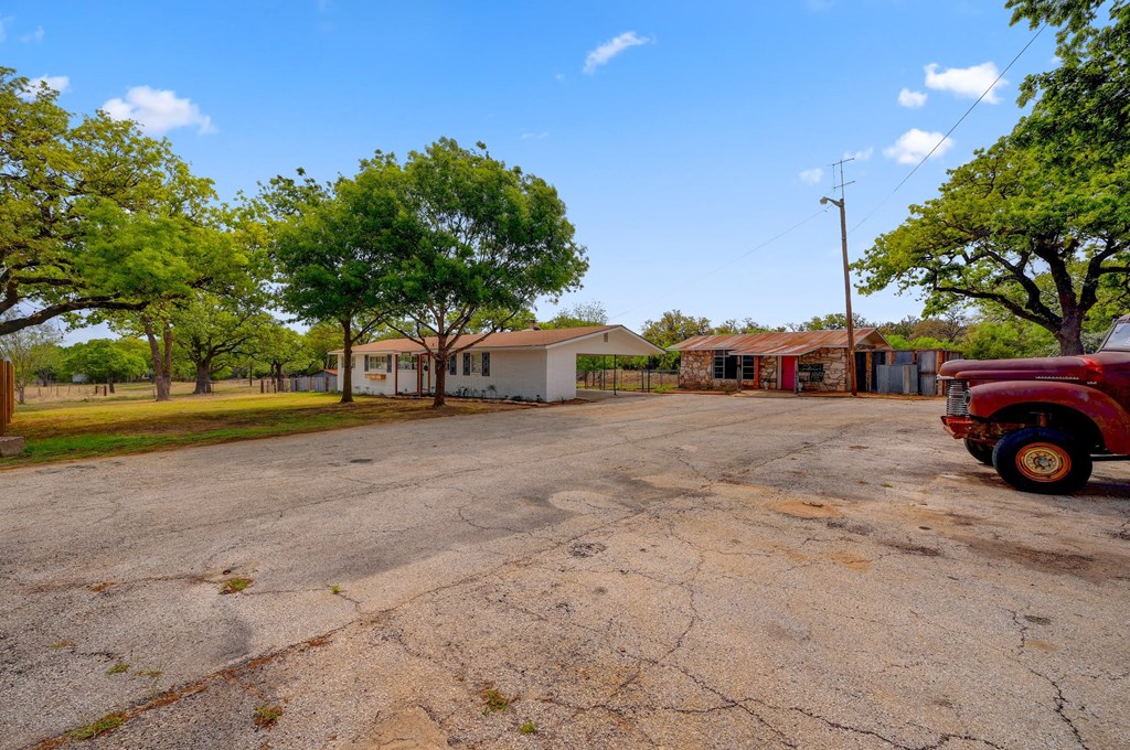 2933 N State Hwy 16