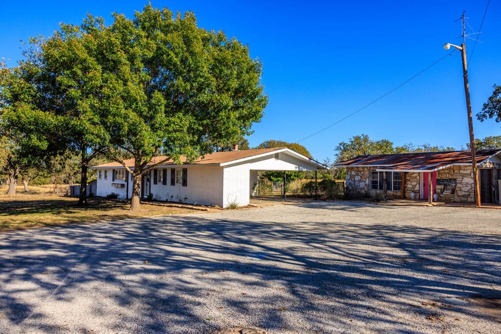 2933 N State Hwy 16