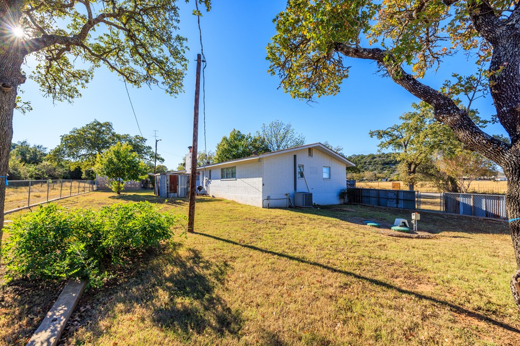2933 N State Hwy 16