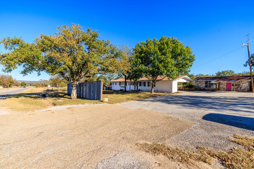 2933 N State Hwy 16