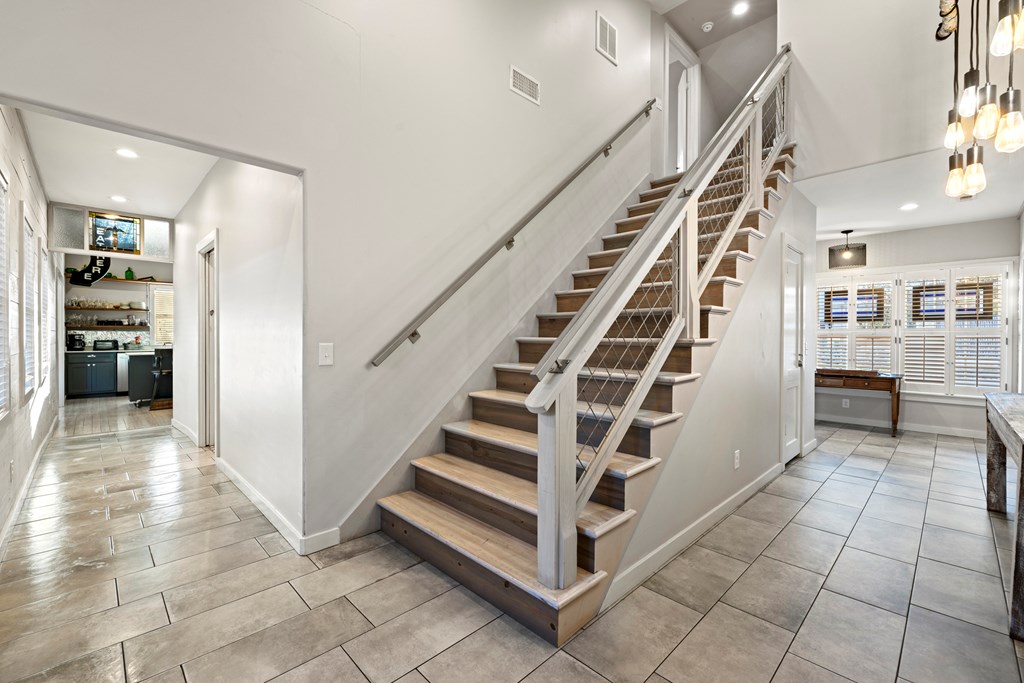 403 N Pecan St