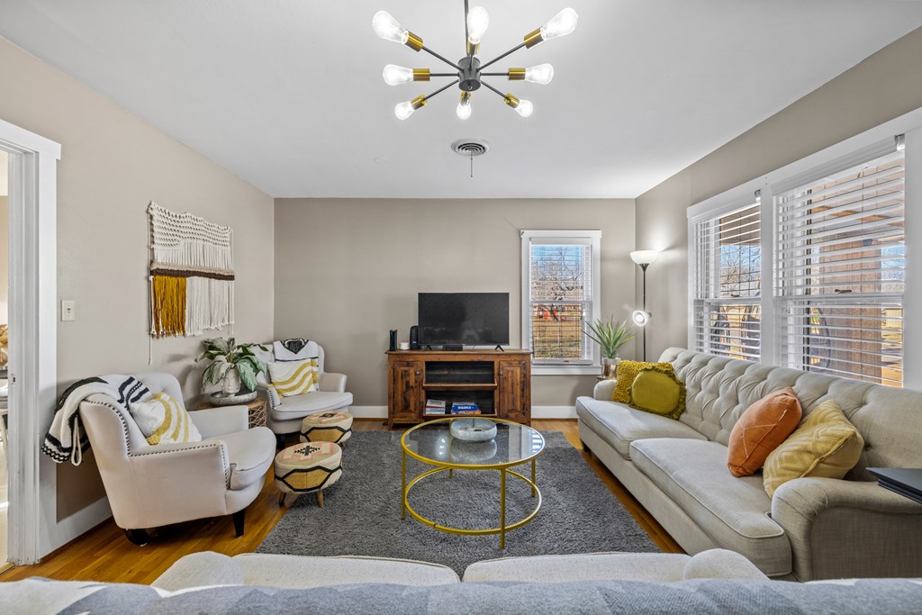 406 S Columbus