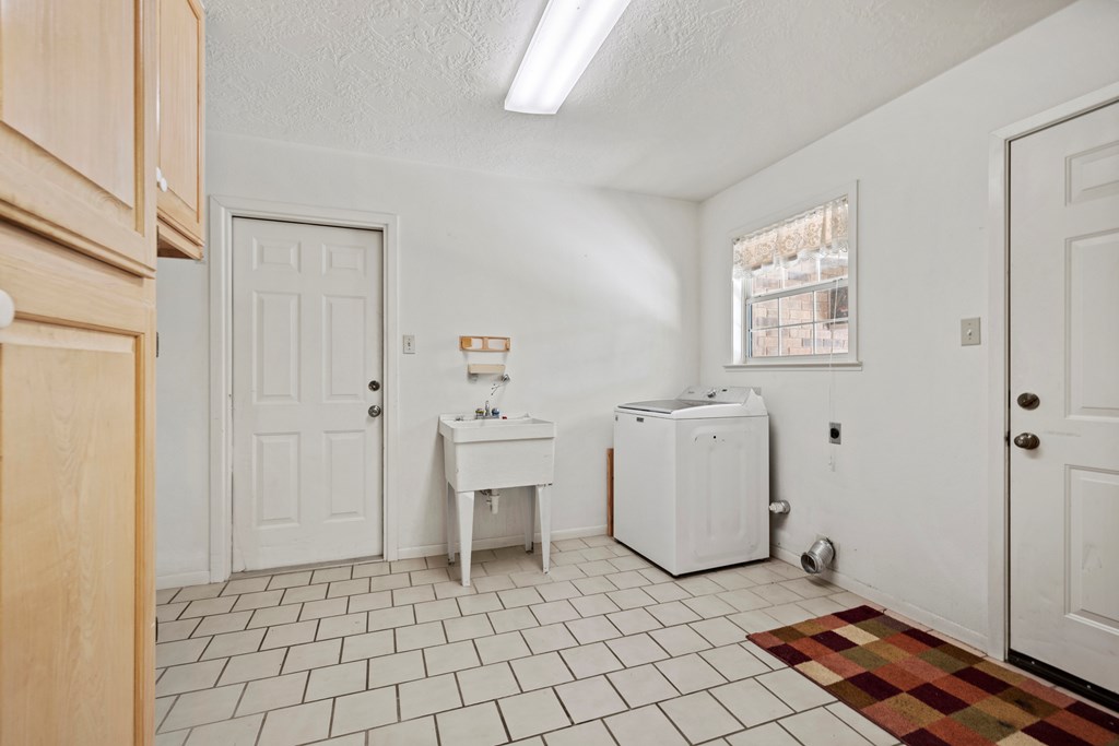 126 Tanglewood Dr