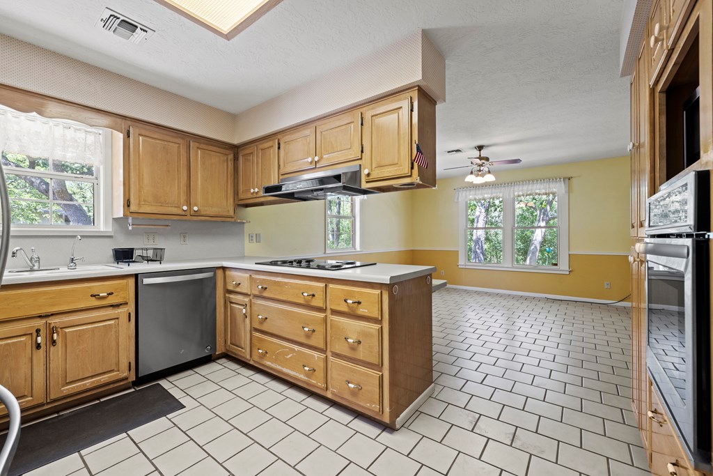 126 Tanglewood Dr