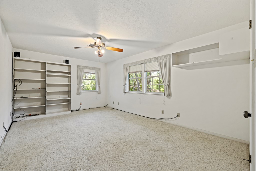 126 Tanglewood Dr